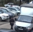 Мужчина беспечно умыкнул барсетку из грузовика и попал на видео в Воронеже - Voronezh-News.Net