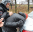 В Воронеже прохожий избил битой выпивающего в компании мужчину - Voronezh-News.Net