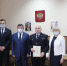 Левобережные единороссы поздравили сотрудников органов внутренних дел с профессиональным праздником - Единая Россия
