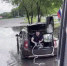 Воронежцы сняли на видео спасение утонувшей в луже маршрутки - ГТРК Воронеж