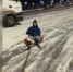 Воронежец прокатился на привязанном к авто тюбинге по парковке у «Града»: появилось видео - ГТРК Воронеж