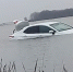 Под Воронежем машина ушла под воду при попытке проехать по затопленному мосту: видео - РИА Воронеж