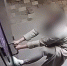 «Дебоширка в бантике» повредила дверь, вламываясь в подъезд дома в Воронеже - МОЁ! Online