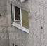 Метание бутылок из-под алкоголя с 6-го этажа попало на видео в Воронеже - Bloknot-Voronezh.Ru