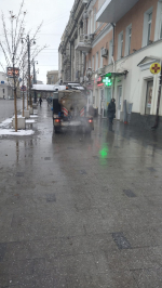 Воронеж засыпало первым снегом: коммунальщики вышли на борьбу с непогодой