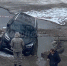 Асфальт провалился под иномаркой в Воронеже из-за коммунальной аварии - TV-Gubernia.Ru