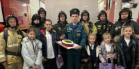 Ученики школы № 84 поздравили сотрудников МЧС России с наступающим Новым годом и Днем спасателя - МЧС