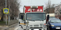 13-летняя девочка попала под колеса грузовика в Воронеже   - Bloknot-Voronezh.Ru