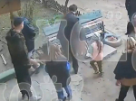 Спасение трёхлетней девочки, которую бросила на 4 дня мать-проститутка, попало на видео в Воронеже