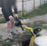 В Воронеже подростки выкинули электросамокат в открытый люк - ГТРК Воронеж