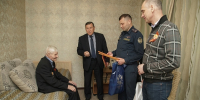 Сотрудники УФСИН поздравили ветерана УИС и участника Великой Отечественной войны Бориса Степановича Путилина с 97-летием и 80-летием годовщины Великой Отечественной войны - УФСИН