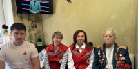 Воронежские ветераны Великой Отечественной войны к 80-летию Победы получают подарки от Красного Креста - TV-Gubernia.Ru