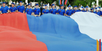 В Воронеже развернут гигантский триколор в День России - РИА Воронеж