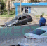 Машина провалилась в огромную яму на улице Минской в Воронеже - ГТРК Воронеж