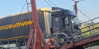 Безответственный водитель фуры загрязнил реку Дон нефтепродуктами под Воронежем - МОЁ! Online
