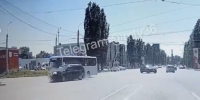Момент столкновения автобуса и иномарки попал на видео в Воронеже - Bloknot-Voronezh.Ru