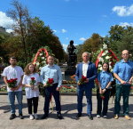 В День освобождения Белгорода от немецко-фашистских захватчиков сотрудники Центрально-Черноземного управления Росприроднадзора возложили цветы к мемориальному комплексу «Скорбящая мать»