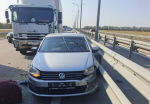 Двое детей и взрослый пострадали в массовой аварии с грузовиком на воронежской трассе