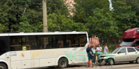 В Воронеже на улице 9 Января «Лада» столкнулась с автобусом №54 - РИА Воронеж