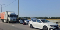 В Павловском районе Воронежской области грузовик врезался в 2 иномарки, пострадали двое детей - ВестиПК в Воронеже