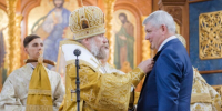 Губернатора Александра Гусева удостоили высшей награды Воронежской Митрополии - ВестиПК в Воронеже