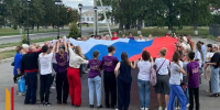 В Каменке развернули 10-метровый триколор - РИА Воронеж