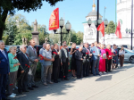 В Первомайском сквере почтили память бойцов Воронежского Добровольческого коммунистического полка