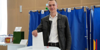 В Острогожске впервые проголосовал 18-летний студент - РИА Воронеж