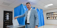 Заместитель губернатора Воронежской области Дмитрий Маслов присоединился к голосованию на выборах - РИА Воронеж
