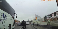 Появилось видео смертельного столкновения автобуса с велосипедистом в Воронеже - РИА Воронеж