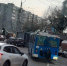 Детей-зацеперов, висящих на троллейбусе, сняли на фото в Воронеже - Bloknot-Voronezh.Ru