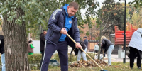 Владимир Нетёсов принял участие в общеобластном субботнике - ВестиПК в Воронеже