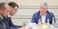 Глава Воронежа Сергей Петрин рассказал Губернатору о продолжающейся реформе городских комбинатов благоустройства - ВестиПК в Воронеже