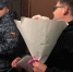 Злостная алиментщица попалась воронежским приставам, притворившимся доставщиками цветов - TV-Gubernia.Ru