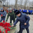 В знак памяти и уважения возложили цветы к мемориалу - УФССП