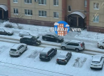 «Состязание за принципиальность»: водители больше часа не пропускали друг друга в воронежском дворе
