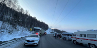 12 человек ранены в кошмарном ДТП с автобусом и фурами на заснеженной трассе - МОЁ! Online
