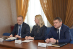 Водителям неотложки приходят штрафы после использования платных парковок: депутаты Воронежа против