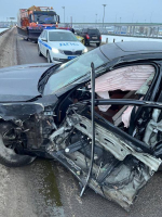 Фура вылетела с дороги после аварии с БМВ — пострадала девушка