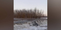 В Острогожском районе Воронежской области из-за подтопления перекрыли дорогу в районе села Криница - РИА Воронеж