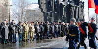 В Воронеже делегация Росгвардии приняла участие в  церемонии возложения венков и цветов к Вечному огню на площади Победы - Росгвардия