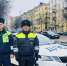 Упавшего на тротуар мужчину спасли воронежские полицейские - Обозреватель.Врн