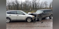 В Воронежской области столкнулись Pontiac Vibe и «Нива»: пострадали 3 человека - РИА Воронеж