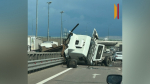 Под Воронежем МАЗ врезался в отбойник и развалился на части
