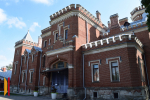 Пожилые воронежцы посетили дворец Ольденбургских в Рамони