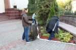 Сотрудники УФК по Воронежской области приняли участие в общегородском субботнике в рамках осеннего месячника по благоустройству и санитарной очистке территорий